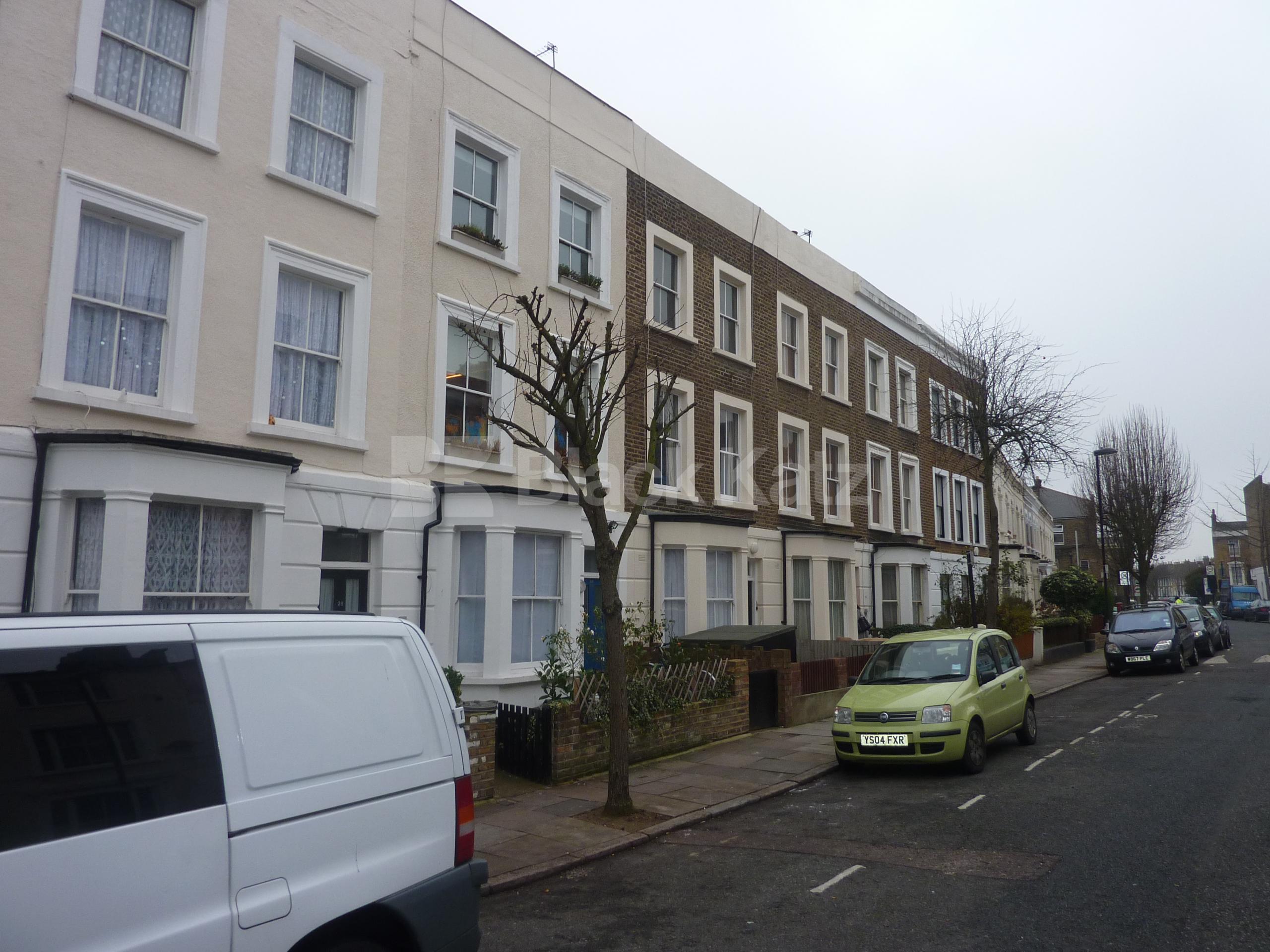 			NEW INSTRUCTION / ROOF TERRACE & GARDEN, 2 Bedroom, 1 bath, 1 reception Flat			 Alexander Road, ARCHWAY N19